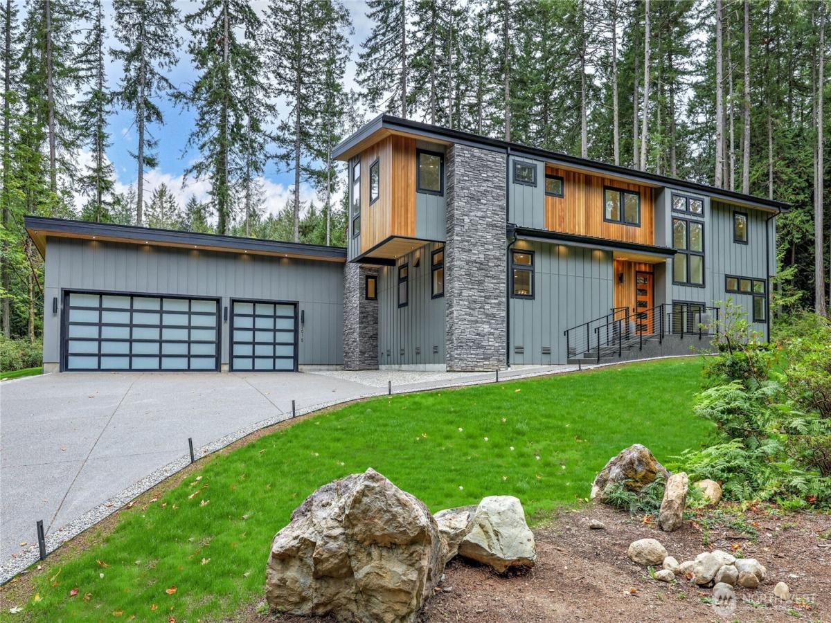 MLS #NWM2588545 image #0