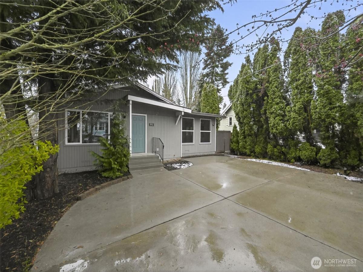 MLS #NWM2589073 image #0
