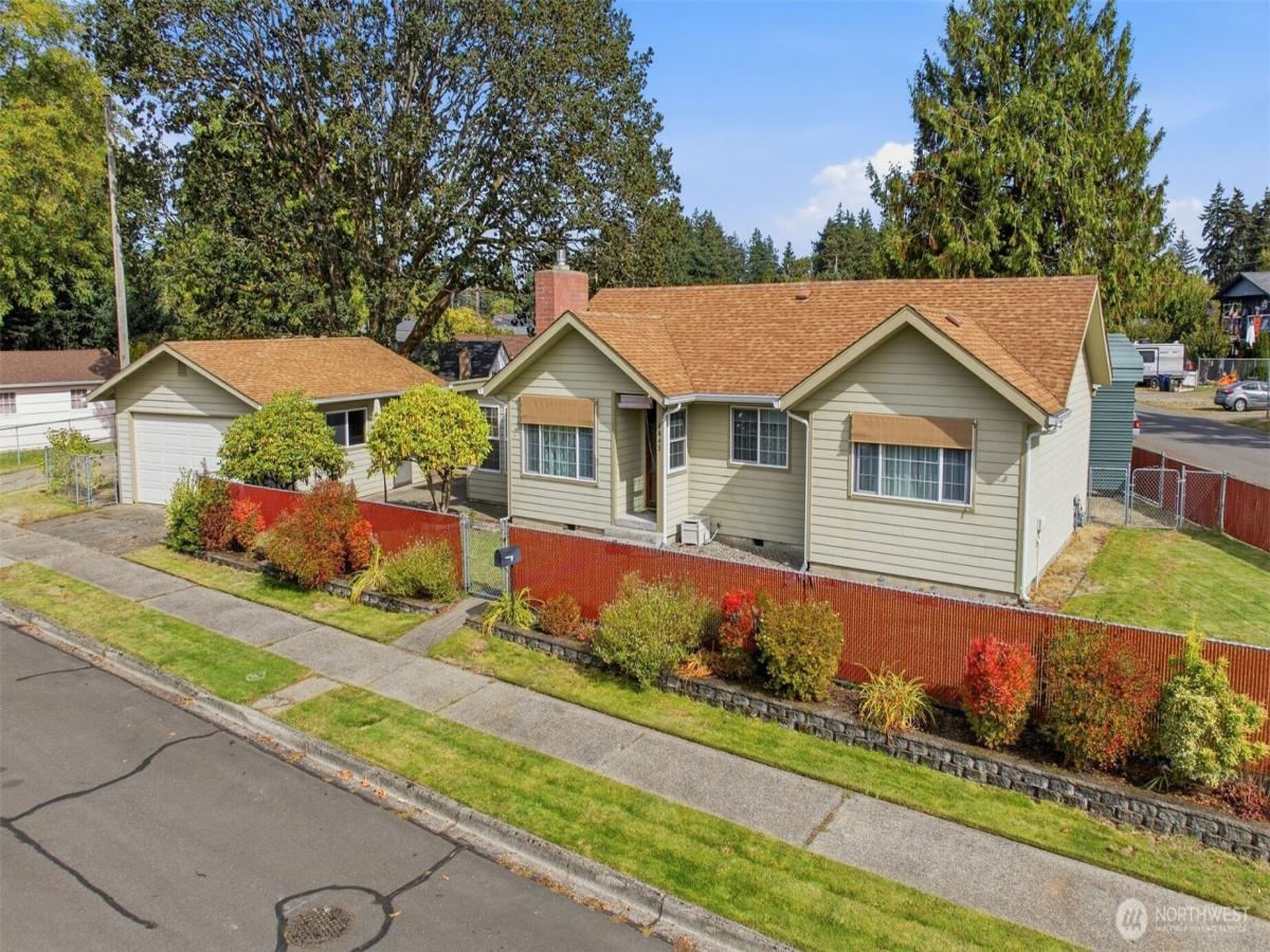 MLS #NWM2589112 image #0