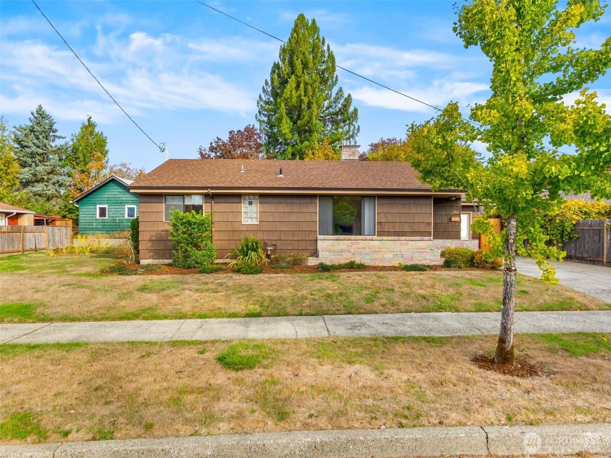MLS #NWM2593653 image #0