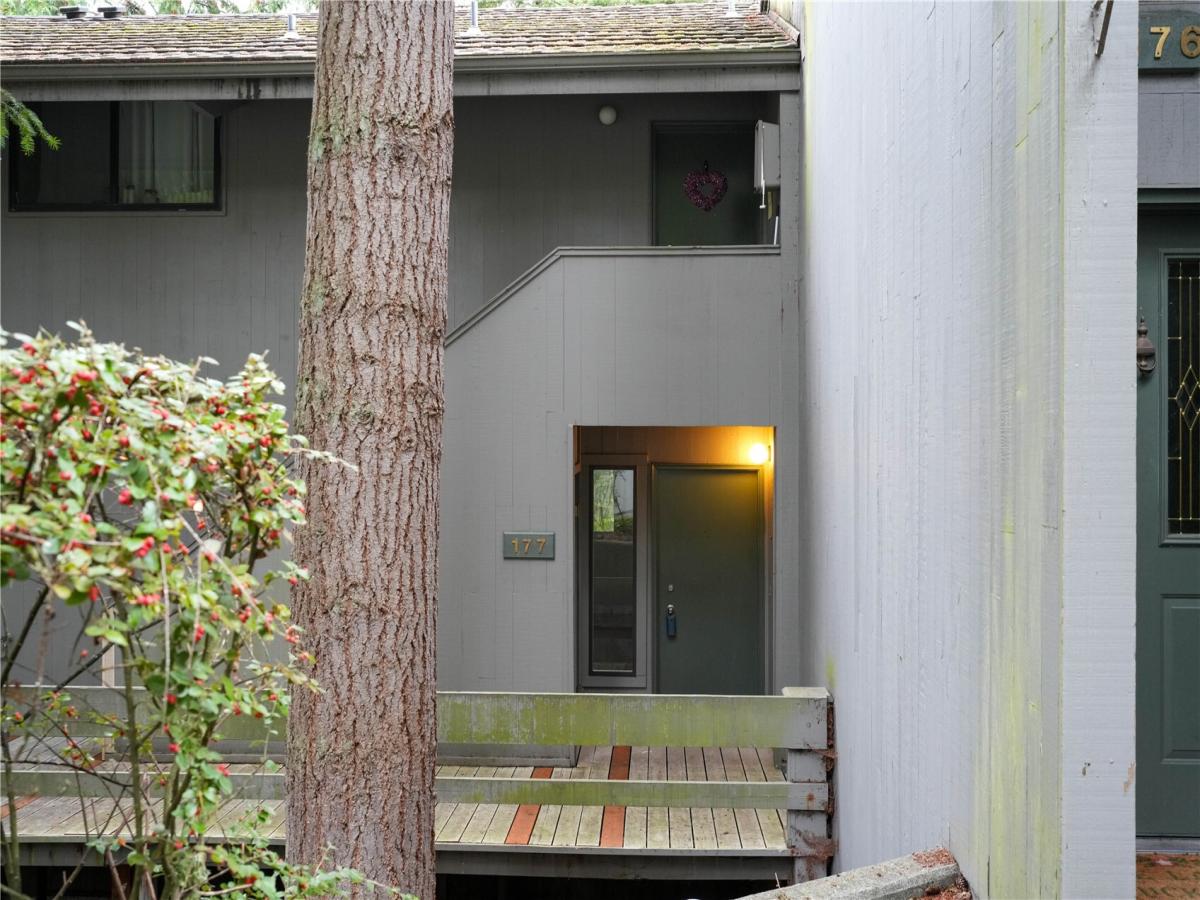 MLS #NWM2595140 image #0