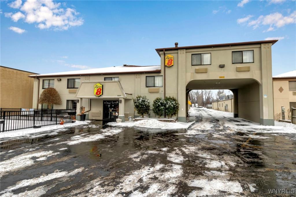 MLS #B1584774 image #0