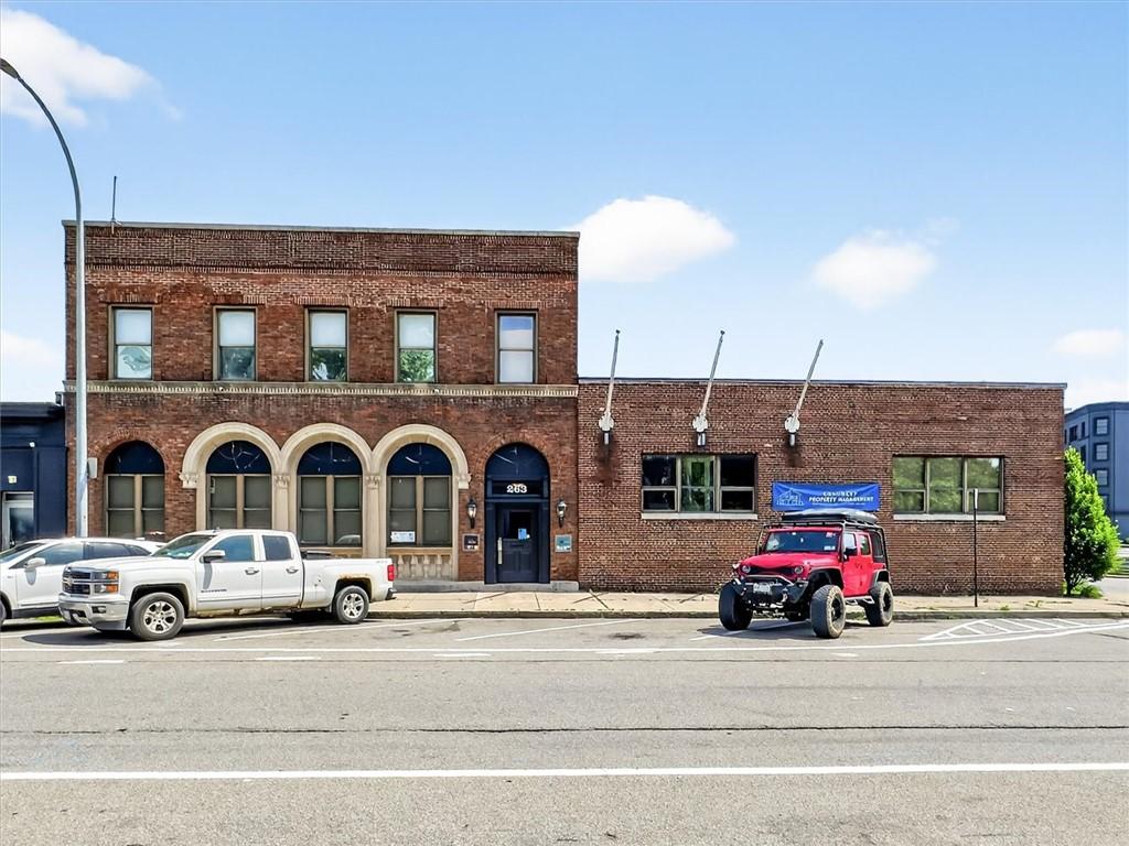 MLS #R1679103 image #0