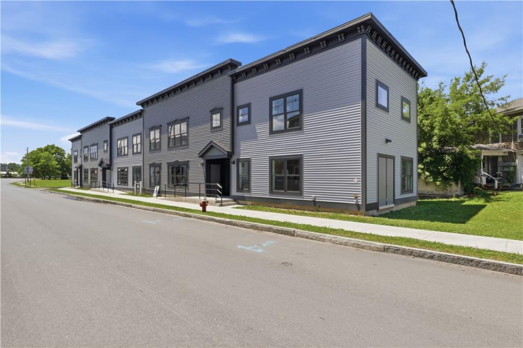 MLS #R1692156 image #0