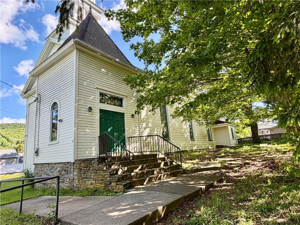MLS #R1692658 image #0