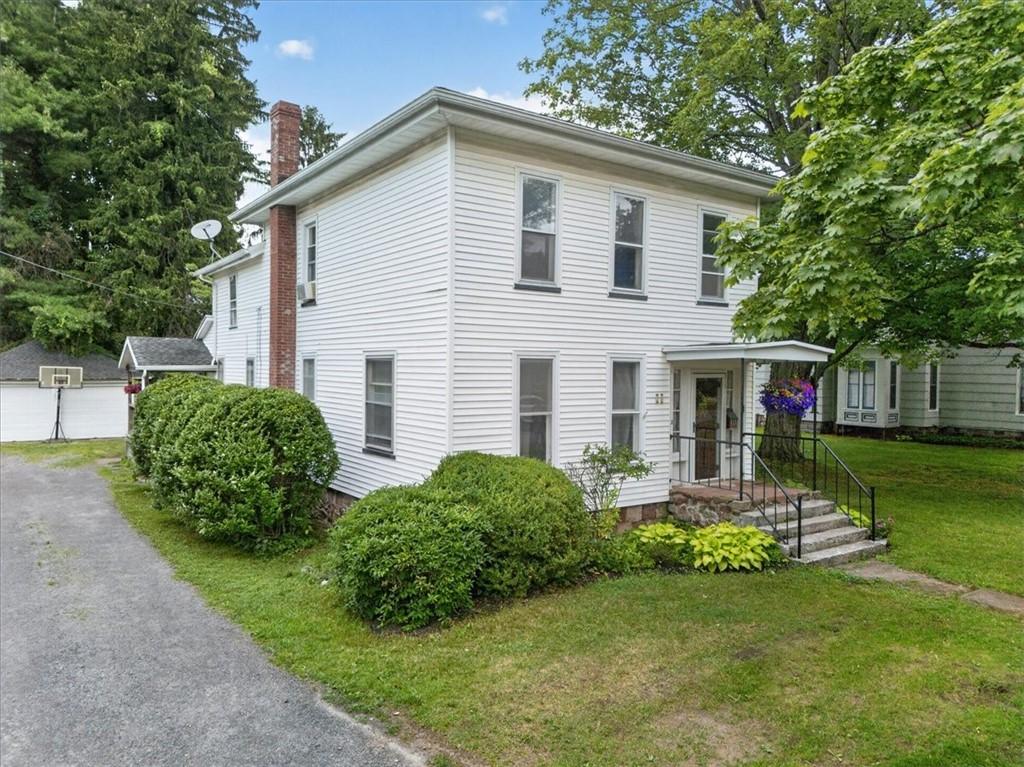 MLS #R1695988 image #0