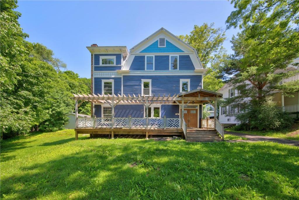 MLS #R1696335 image #0