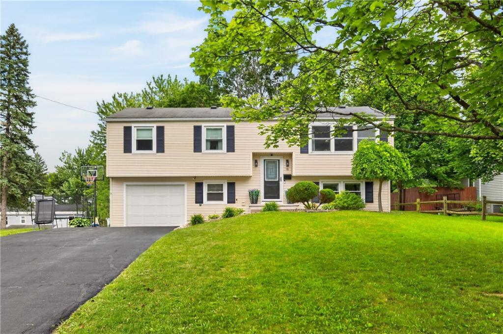 MLS #R1696644 image #0