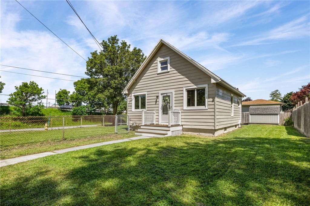 MLS #R1698240 image #0