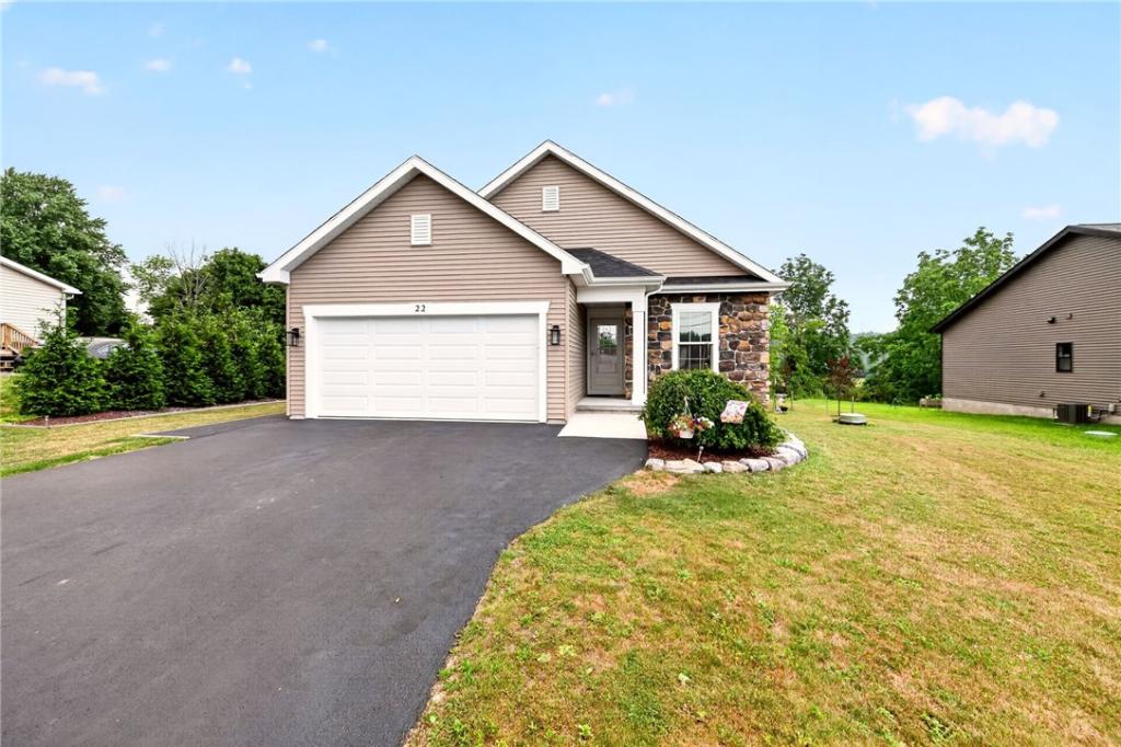 MLS #R1698835 image #0