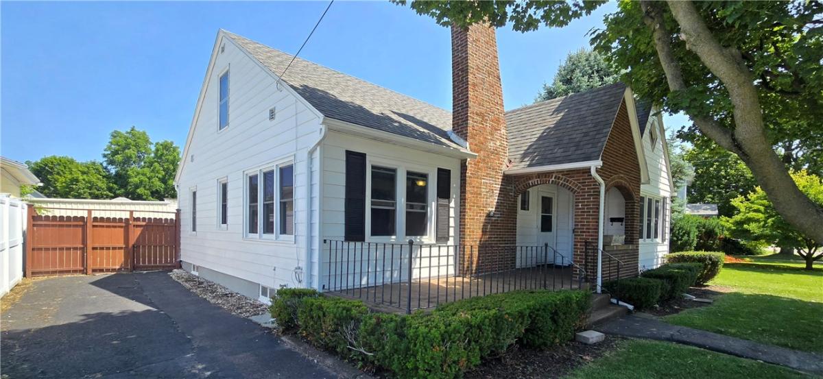 MLS #R1702196 image #0