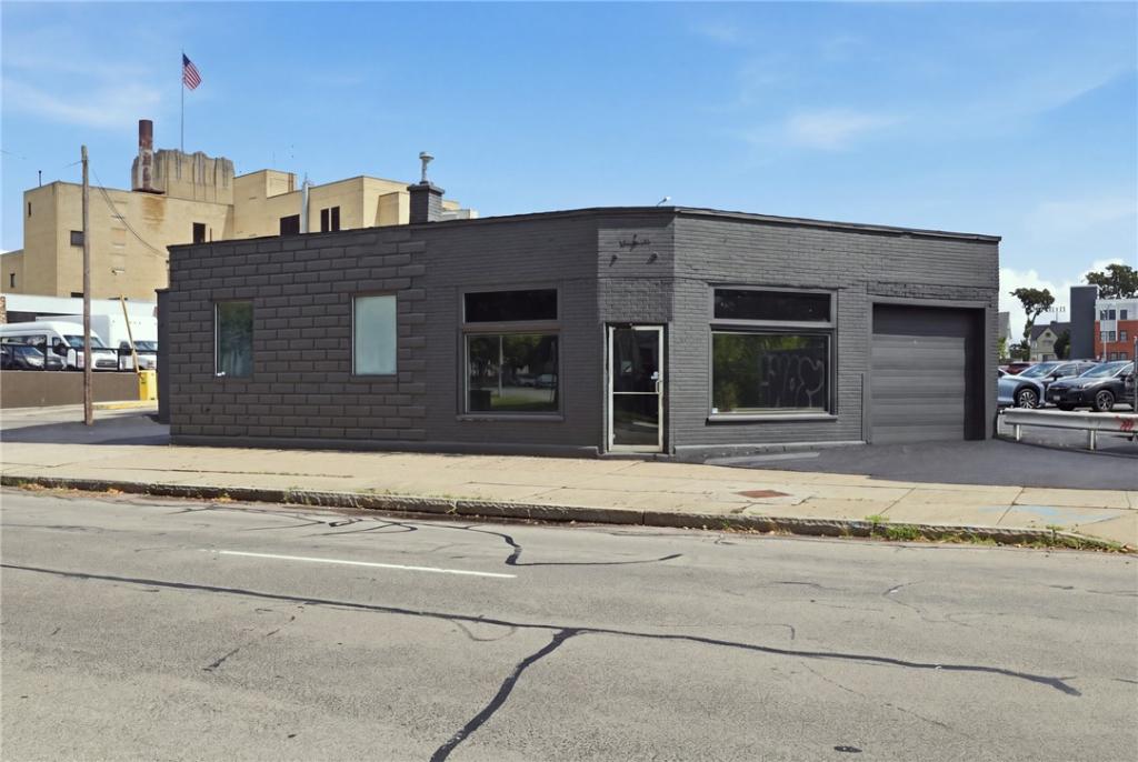 MLS #R1703552 image #0