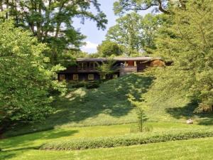 MLS #R1705245 image #0