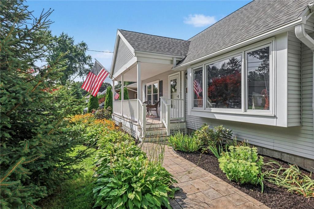 MLS #R1706186 image #0
