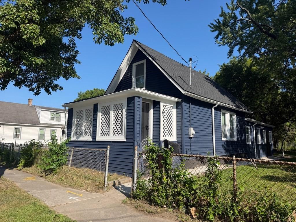 MLS #R1709909 image #0