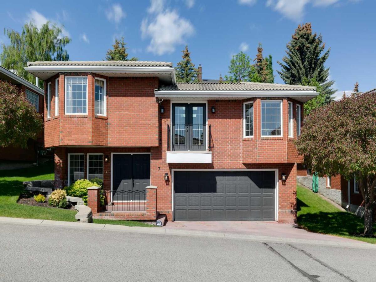 7 Prominence Path SW Calgary AB T3H 2W7 | MLS #A2115181 MLS #A2115181 image #0
