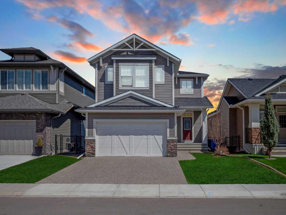 162 Bayview Circle SW Airdrie AB T4B 5A7 | MLS #A2125966 MLS #A2125966 image #0