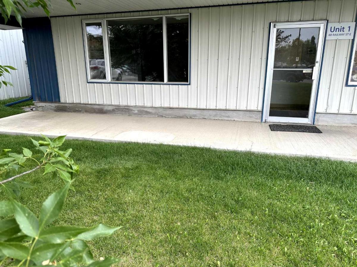 1A, 60 Railway Street E Cochrane AB T4C 2B5 | MLS #A2164294 MLS #A2164294 image #0