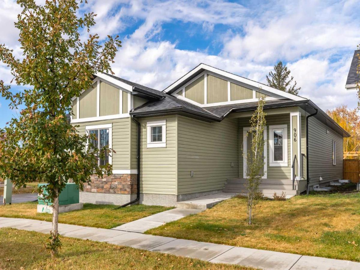 MLS #A2180608 image #0