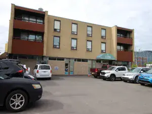 2136 33 Avenue SW Calgary AB T2T 1Z6 MLS #A2264895 broker reciprocity