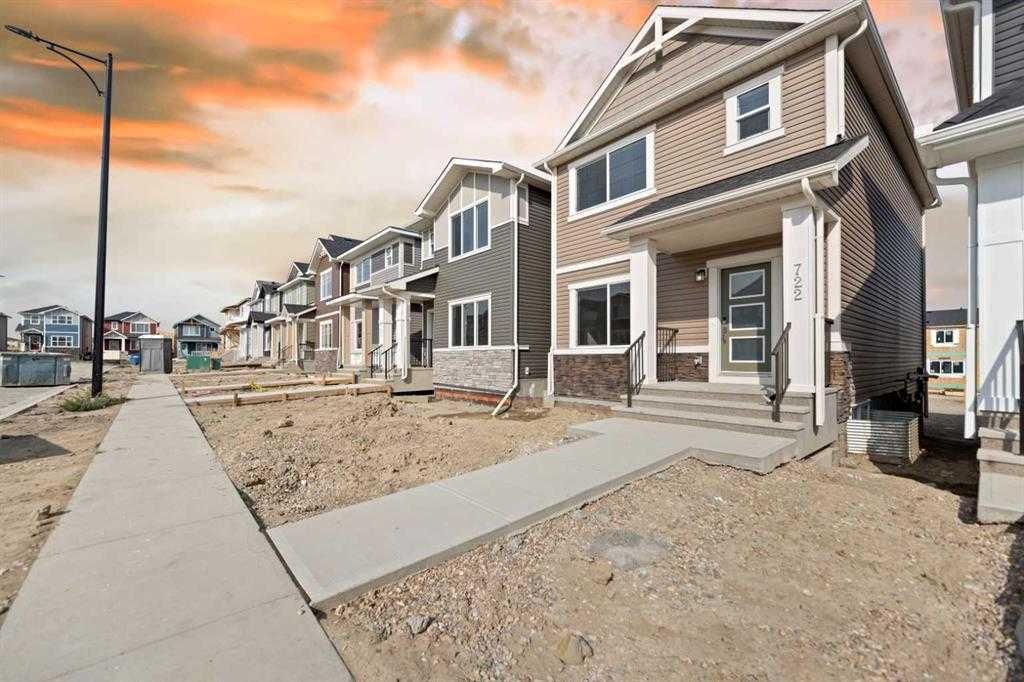 722 Bayview Hill SW Airdrie AB T4B 5M4 | MLS #A2184717 MLS #A2184717 image #0
