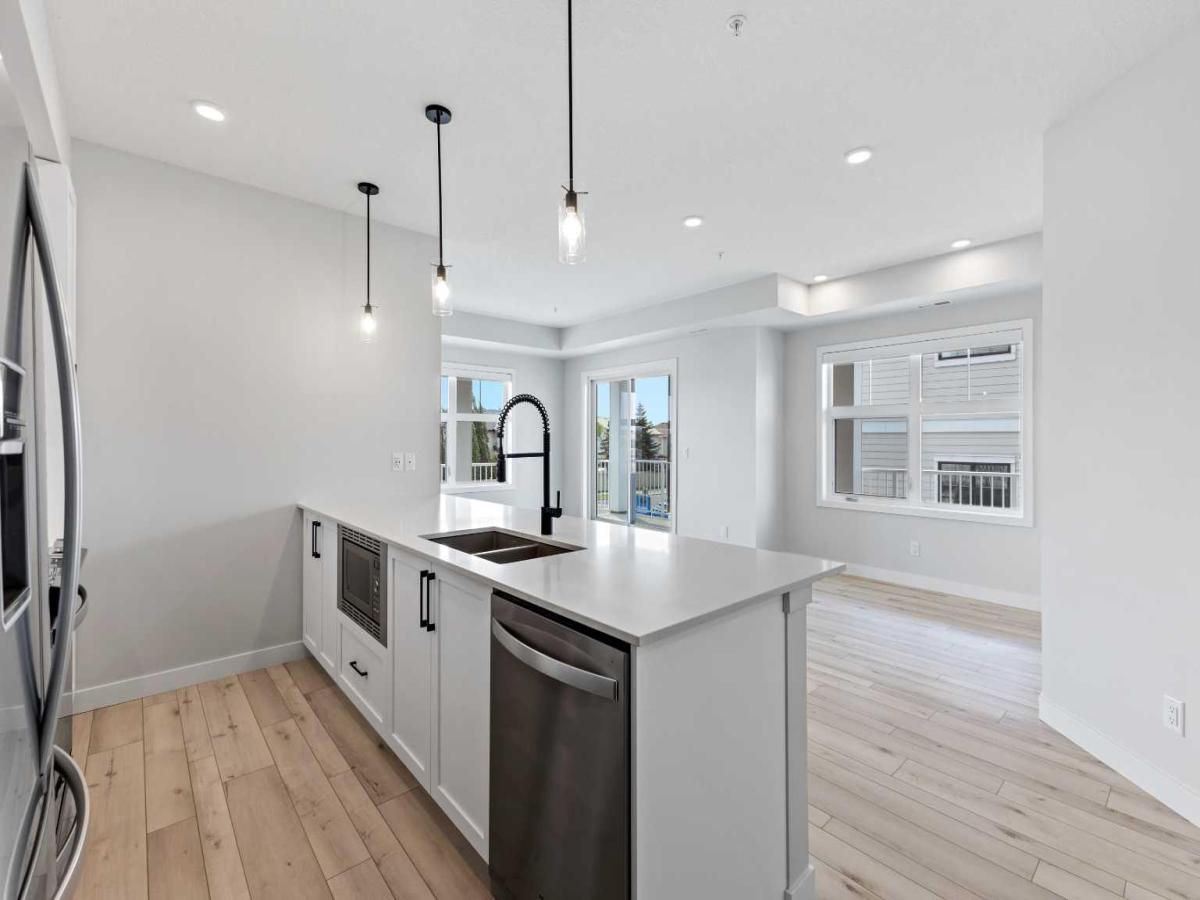 201, 255 Les Jardins Park SE Calgary AB T2C 5W9 | MLS #A2186901 MLS #A2186901 image #0