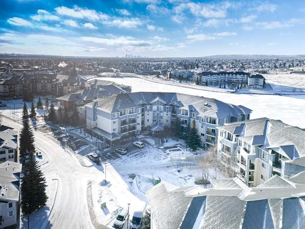 403, 108 Country Village Circle NE Calgary AB T3K 0E3 | MLS #A2188751 MLS #A2188751 image #0