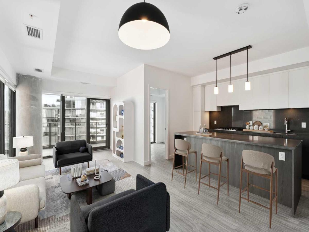811, 730 2 Avenue SW Calgary AB T2P1R8 | MLS #A2189044 MLS #A2189044 image #0