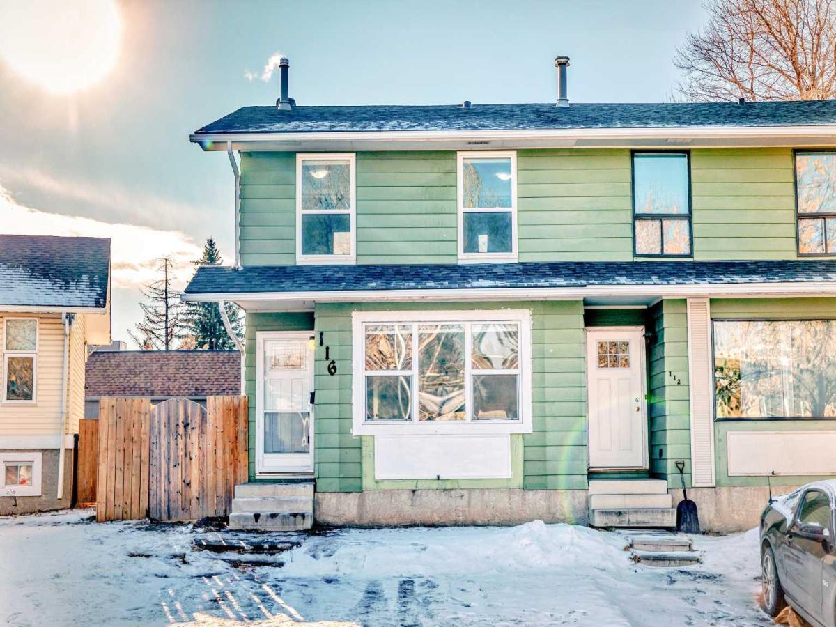 116 Whitehill Place NE Calgary AB T3B 0V9 | MLS #A2189388 MLS #A2189388 image #0