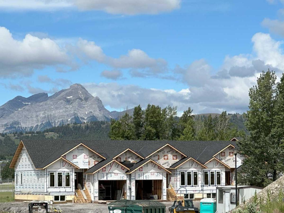 MLS #A2193507 image #0