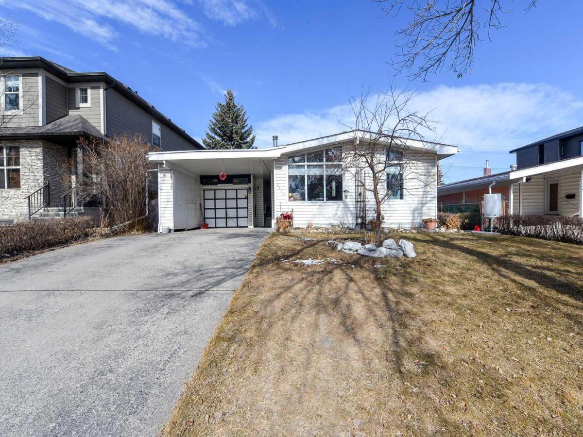 2328 54 Avenue SW Calgary AB T3E 1M1 | MLS #A2200705 MLS #A2200705 image #0