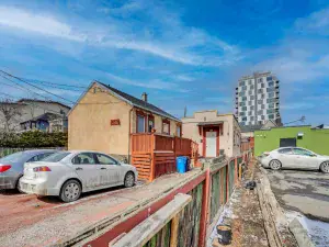 123 Commercial Street Court Calgary AB T2N 1N4 MLS #A2195708 broker reciprocity