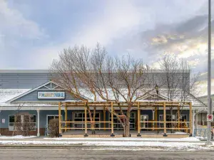 133 River Avenue Cochrane AB T4C2C2 MLS #A2243300 broker reciprocity