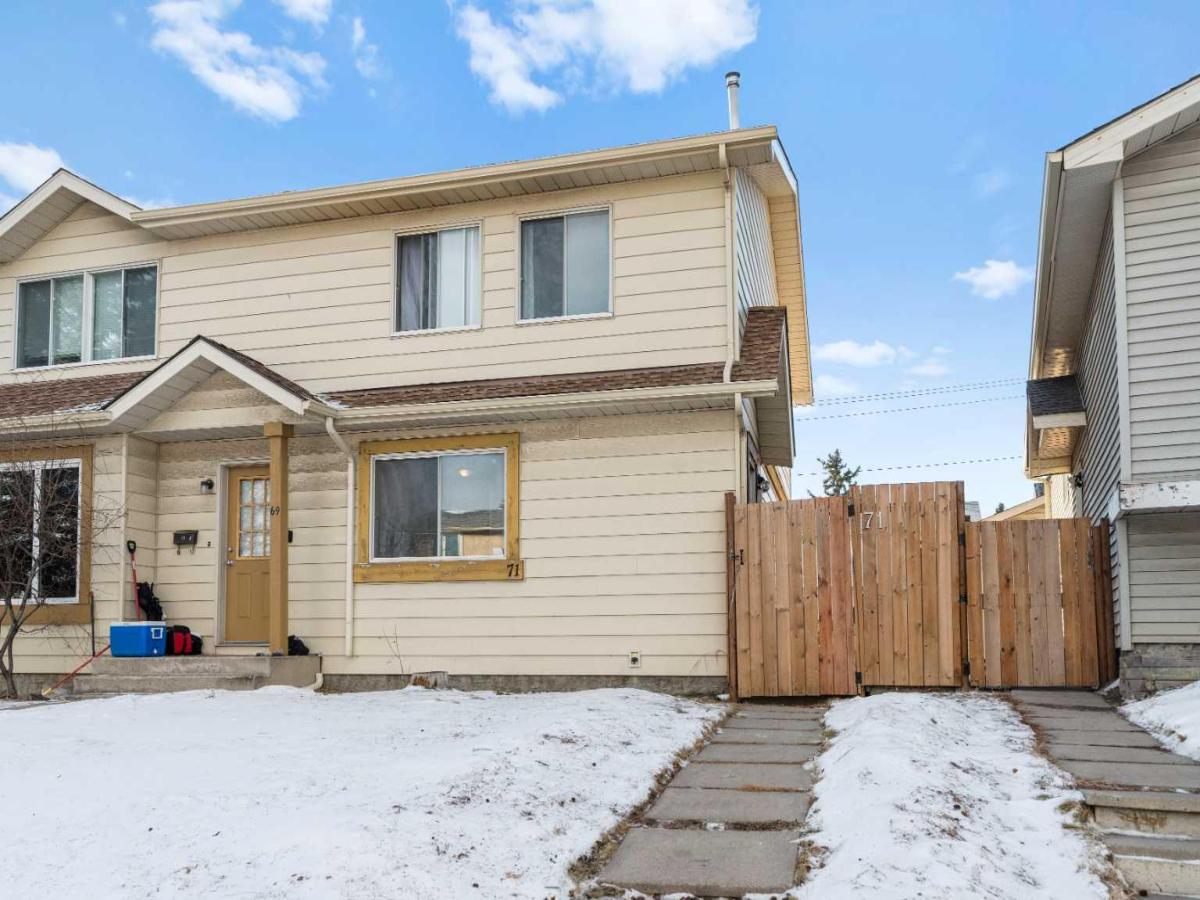 71 Castlebrook Way NE Calgary AB T2A 7Y9 | MLS #A2209170 MLS #A2209170 image #0