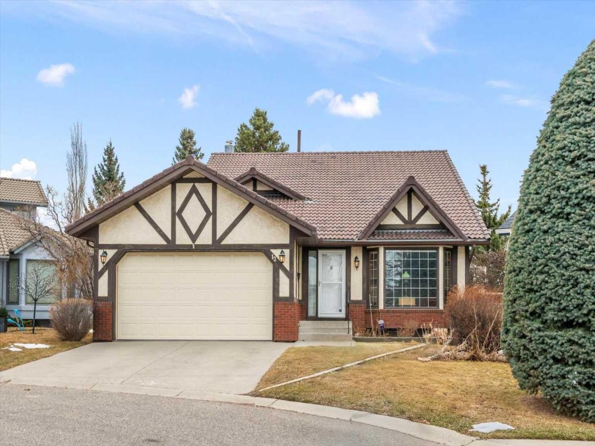 12 Strathaven Mews SW Calgary AB T3H 2G2 | MLS #A2210501 MLS #A2210501 image #0