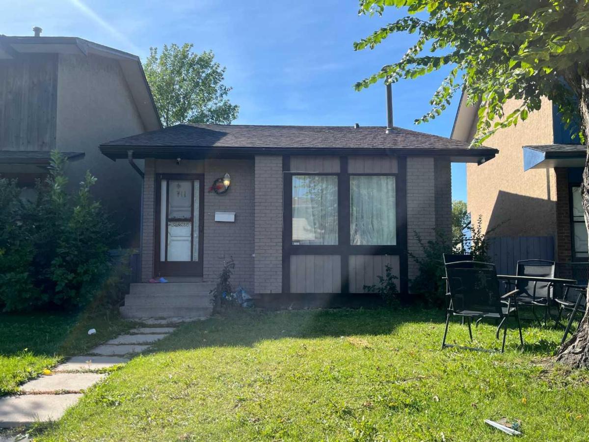 711 Whiteridge Road NE Calgary AB T1Y4K4 | MLS #A2216782 MLS #A2216782 image #0