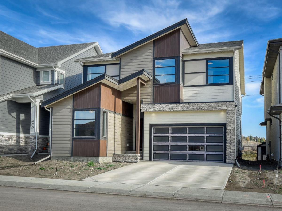 494 Rochester Terrace NW Calgary AB T2C 0J9 | MLS #A2217031 MLS #A2217031 image #0