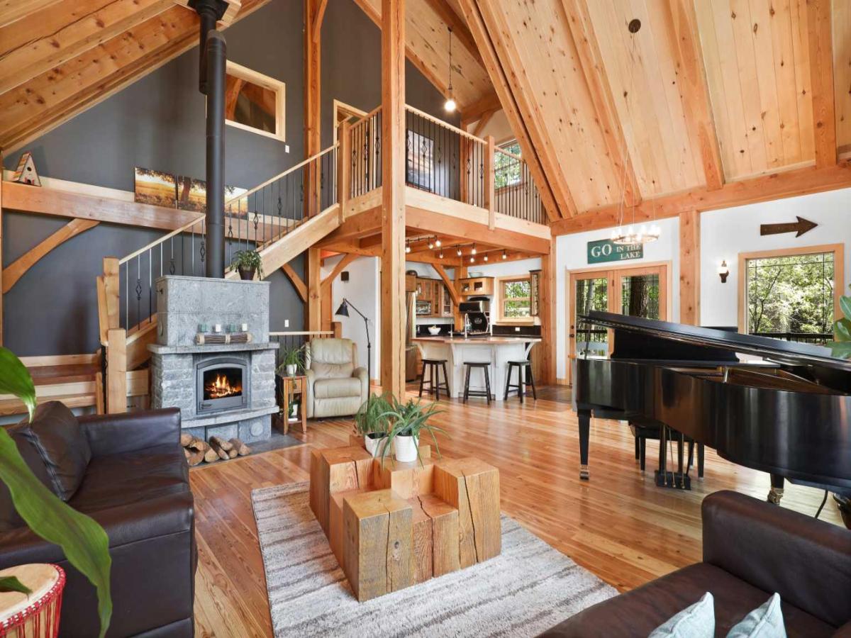 MLS #A2221063 image #0