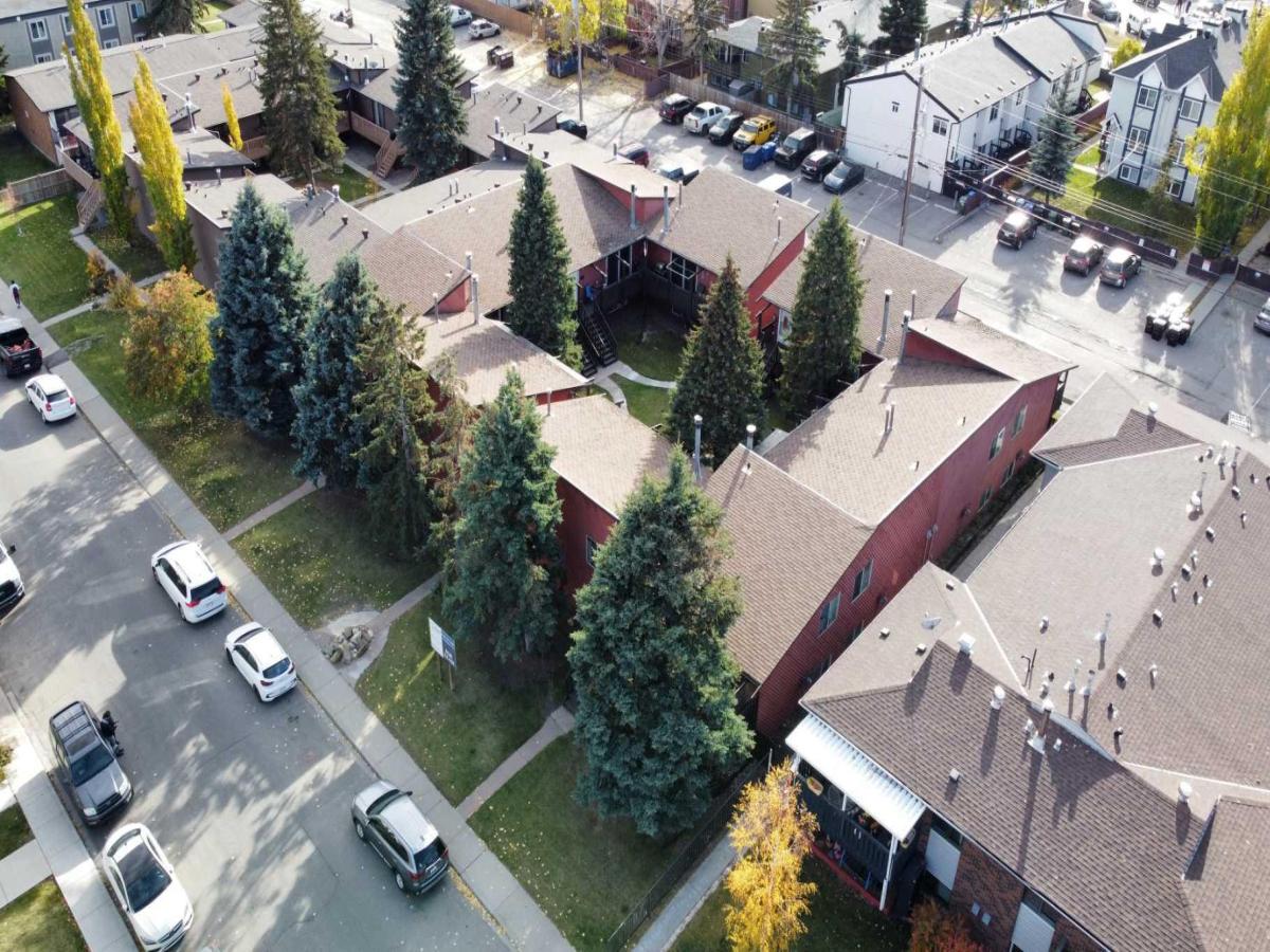 1-12, 4607 73 Street NW Calgary AB T3B2M3 MLS #A2225168 MLS #A2225168 image #0