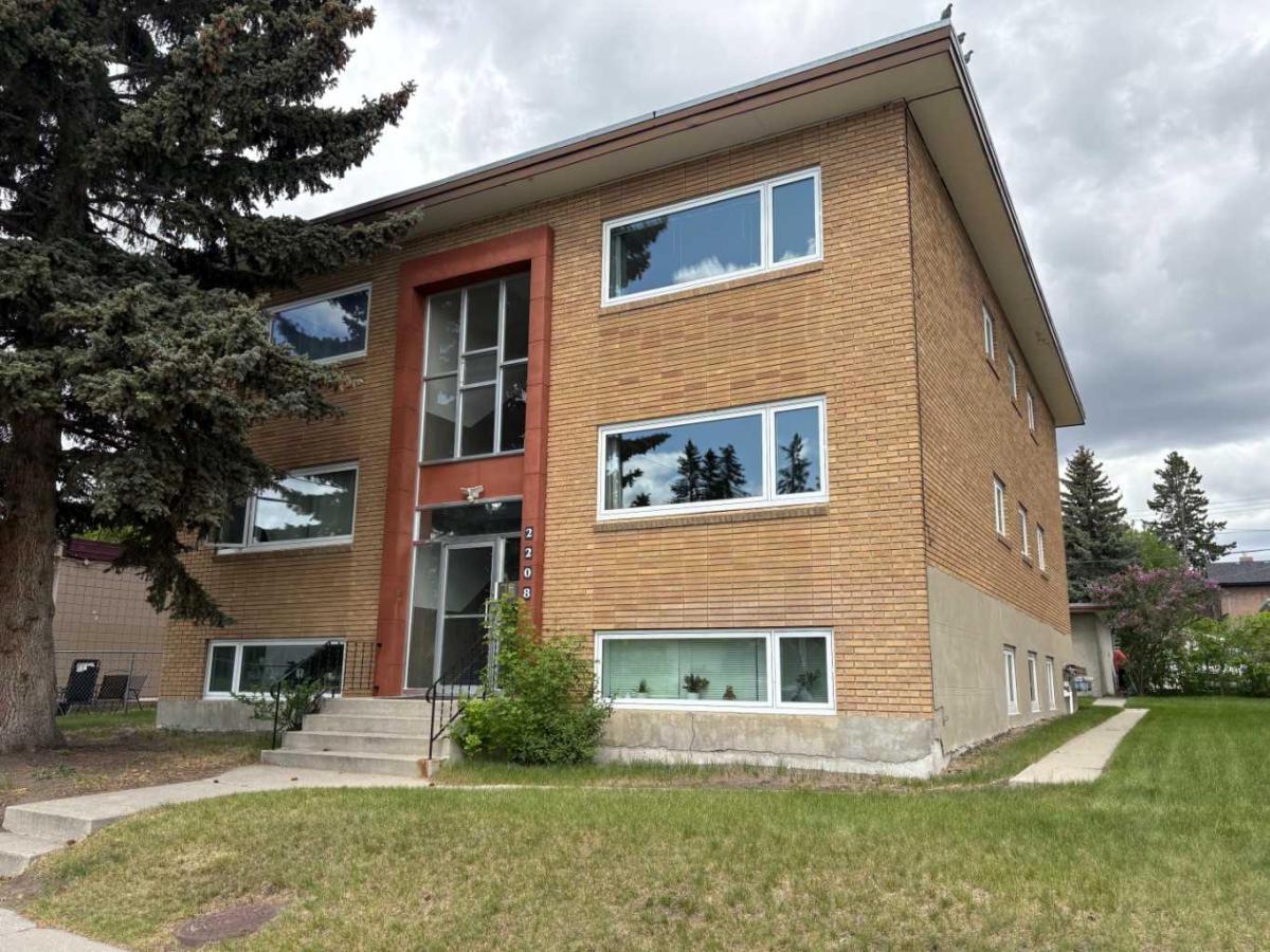 1-6, 2208 20 Avenue NW Calgary AB T2M 1J2 MLS #A2226753 MLS #A2226753 image #0