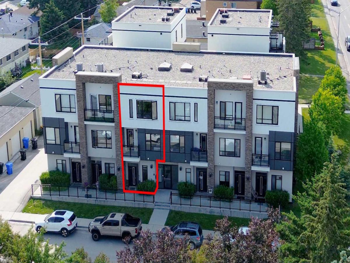 109, 15 Rosscarrock Gate SW Calgary AB T3C 1E6 MLS #A2232714 MLS #A2232714 image #0