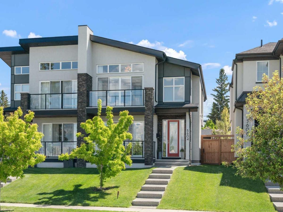 5604 37 Street SW Calgary AB T3E 5M6 | MLS #A2234614 MLS #A2234614 image #0