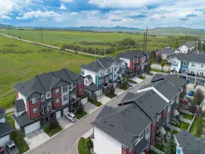 504, 24 Park Street Cochrane AB T4C 3H3 MLS #A2243107 broker reciprocity