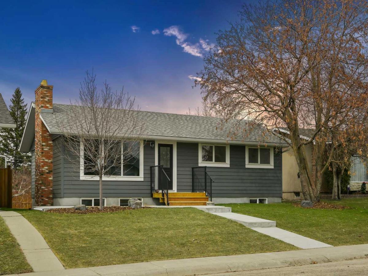 36 Maple Court Crescent SE Calgary AB T2J 1V7 | MLS #A2240790 MLS #A2240790 image #0