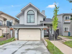 30, 1008 Woodside Way NW Airdrie AB T4B 2T7 MLS #A2256306 broker reciprocity