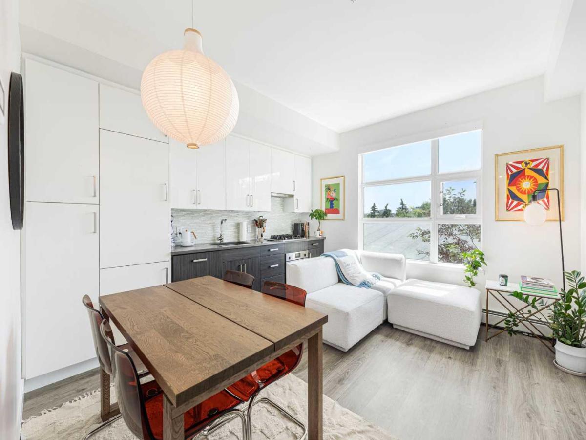 221, 515 4 Avenue NE Calgary AB T2E 0J9 MLS #A2244136 MLS #A2244136 image #0