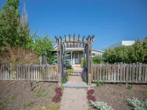 133 River Avenue Cochrane AB T4C2C2 MLS #A2243300 broker reciprocity