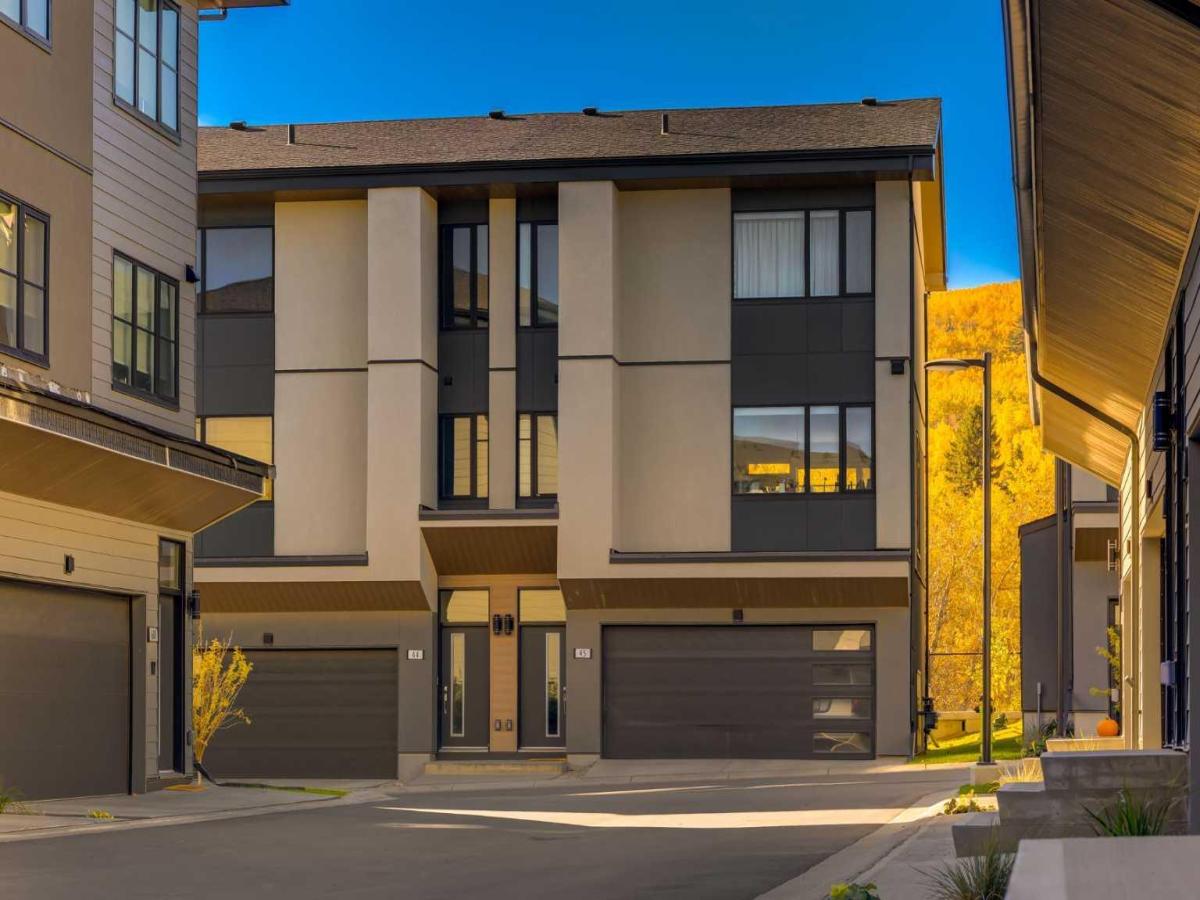 84, 1453 Na'a Drive SW Calgary AB T3H 6H7 MLS #A2246005 MLS #A2246005 image #0
