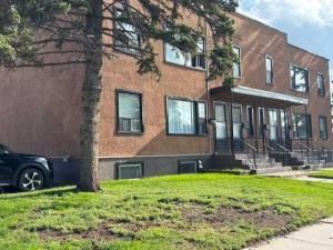 106 26 Avenue NW Calgary AB T2M 2C7 MLS #A2246207 MLS #A2246207 image #0