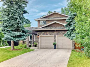 518 22 Avenue NW Calgary AB T2M 1N6 MLS #A2239742 broker reciprocity